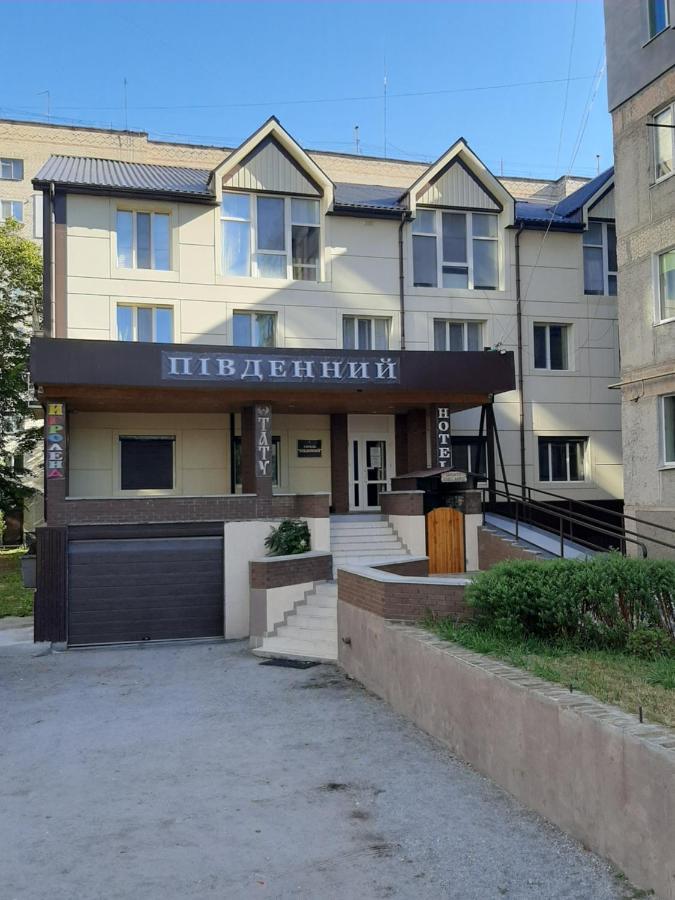 Hotel Pivdennyi Oleksandriia Buitenkant foto